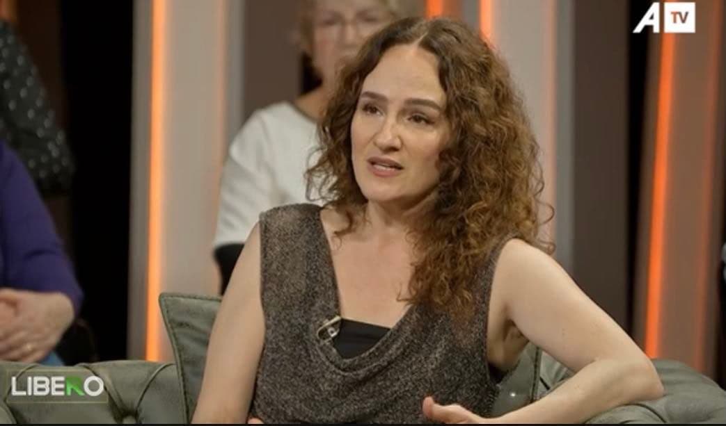 Aktorja e njohur shqiptare rrëfen historinë e jetës së saj dhe sukseseve në botë
