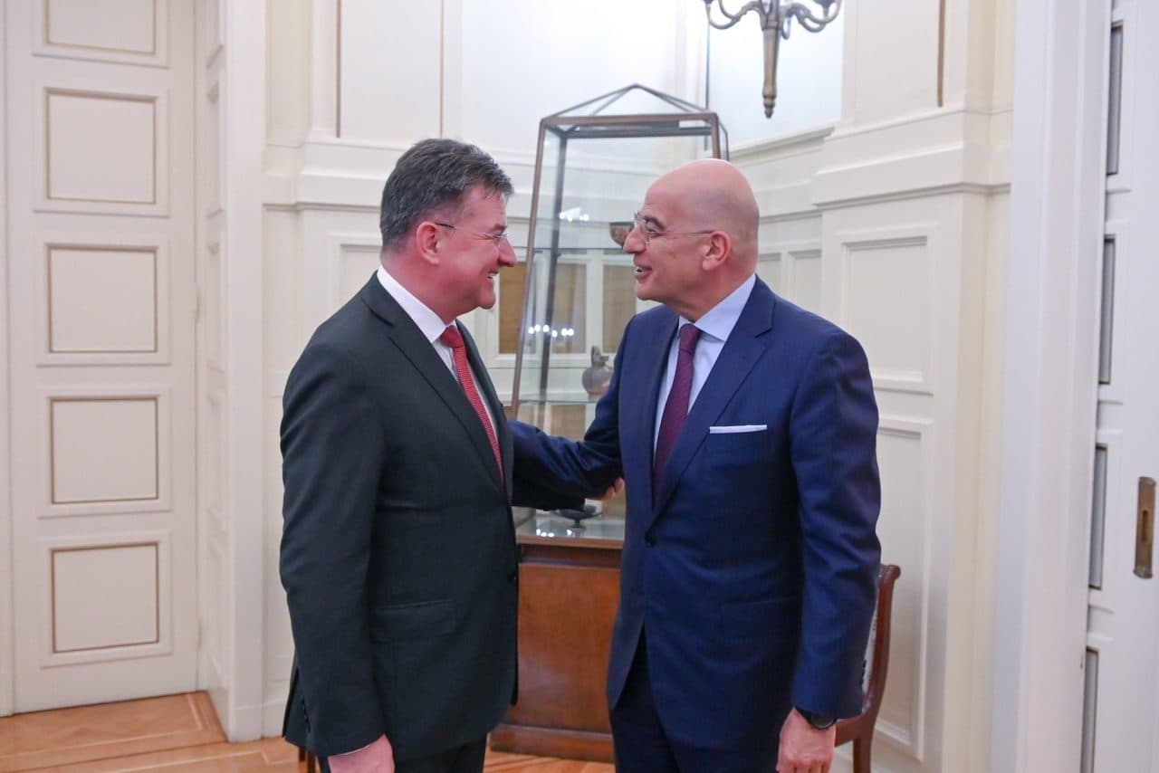 Lajçak sërish në Greqi për dialogun Kosovë-Serbi, takohet me kryediplomatin Dendias