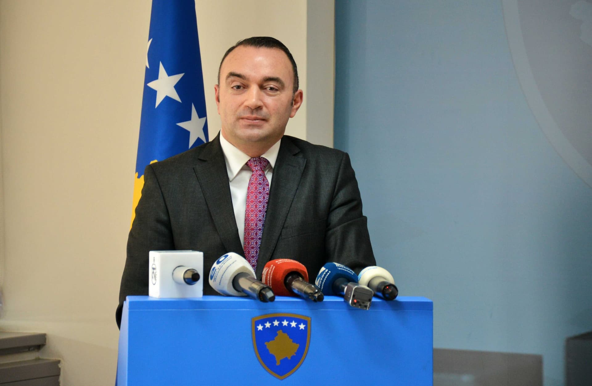 Rafuna: Çmimet do të stabilizohen, pagat e sektorit privat janë ngritur