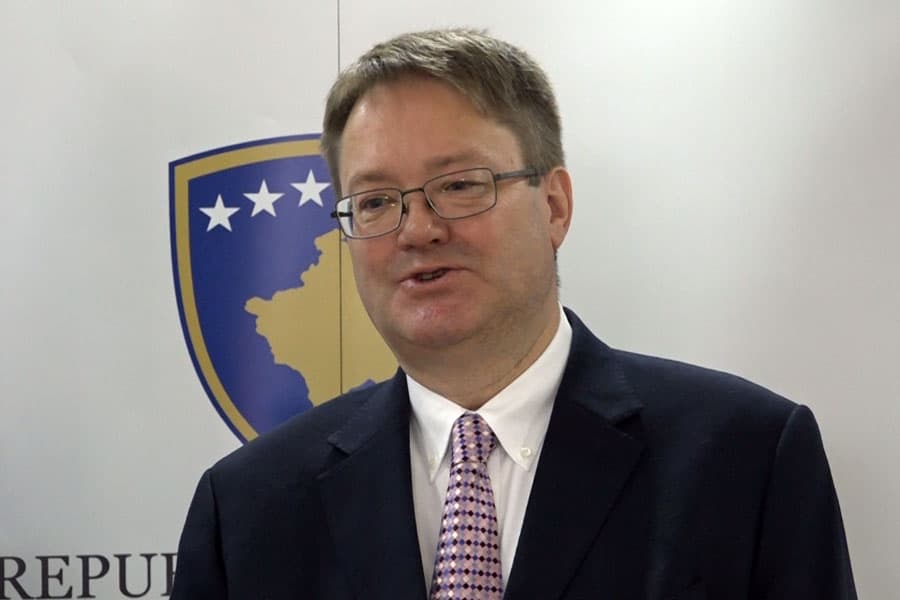 Ambasadori britanik uron Bajramin