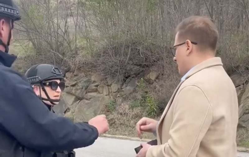 Politikani serb shkon te postblloku dhe provokon Njësinë Speciale në Veri të Kosovës