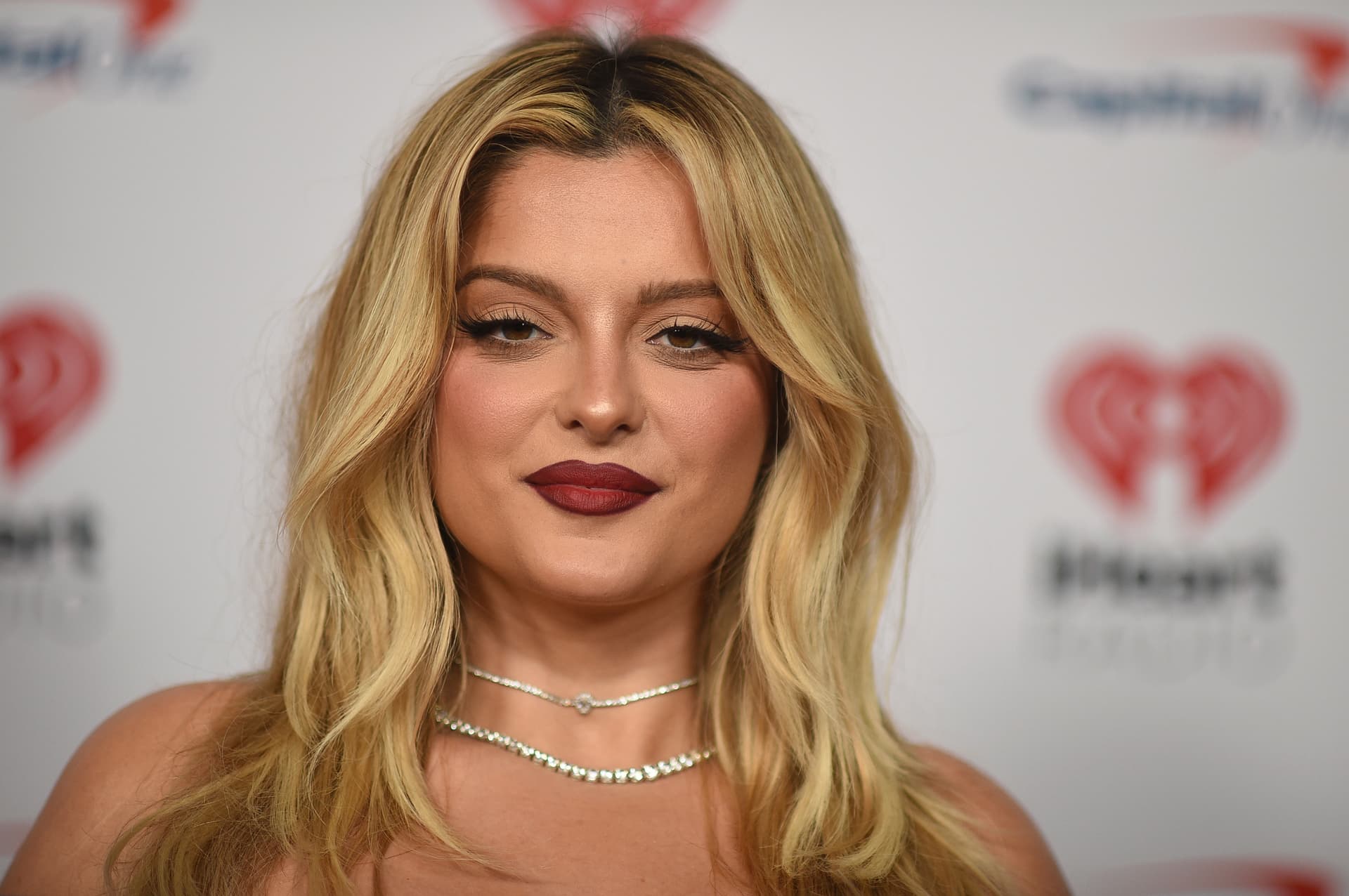 Bebe Rexha flet për gratë shqiptare