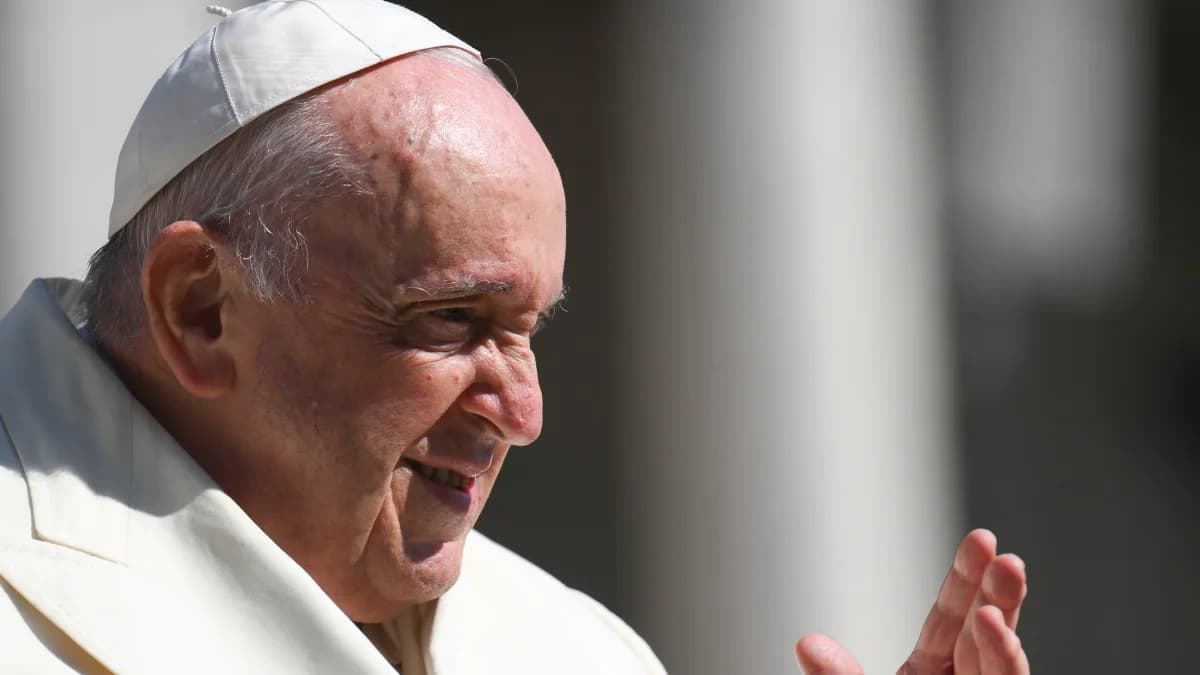 Papa nis vizitën treditore në Hungari