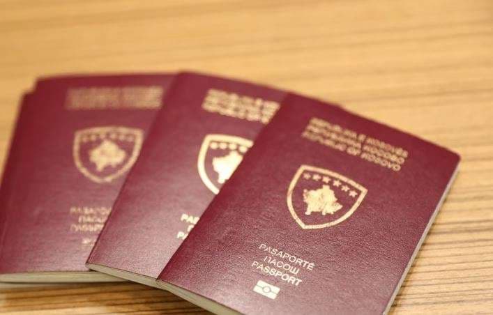 Këshilli Evropian konfirmon: Liberalizimi i vizave s’vlen për pasaportat që lëshon Serbia