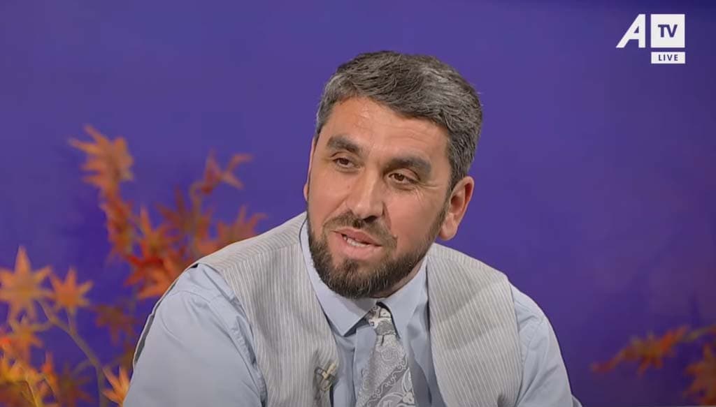 “Kur e lexon një shkronjë të Kuranit janë 10 sevape”, tregon hoxha në studio