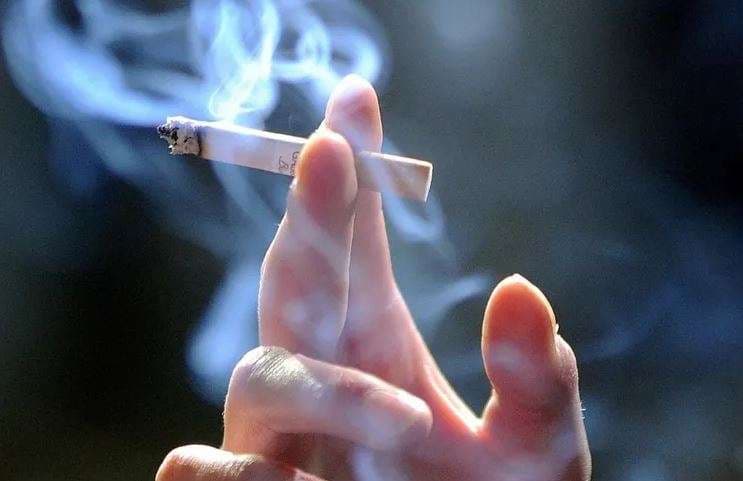 Kardiologu: Njerëzit që kanë jetuar më gjatë ishin 60% duhanpirës