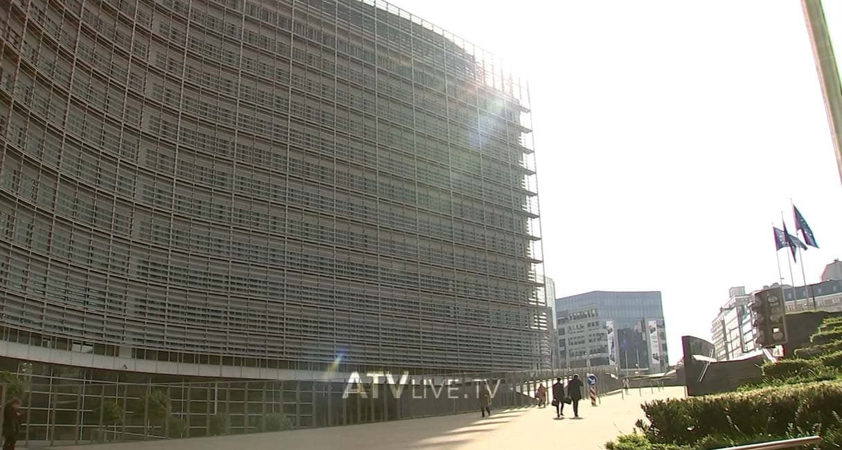 Ekipi menaxhues i kryesuar nga deputetja e Vuçiqit, “mollë” sherri