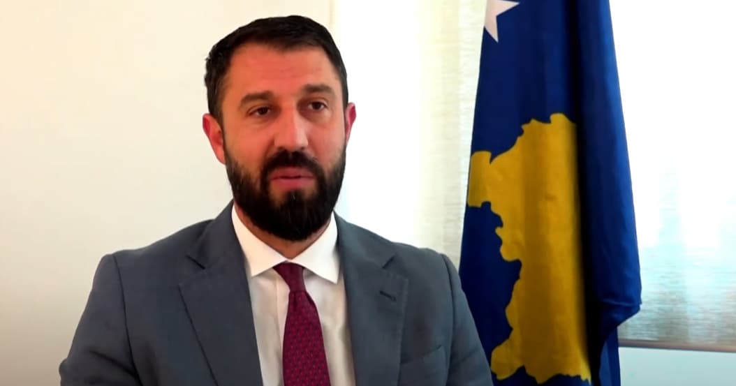 Ekipi menaxhues i kryesuar nga deputetja e Vuçiqit, injoron ministrin Krasniqi
