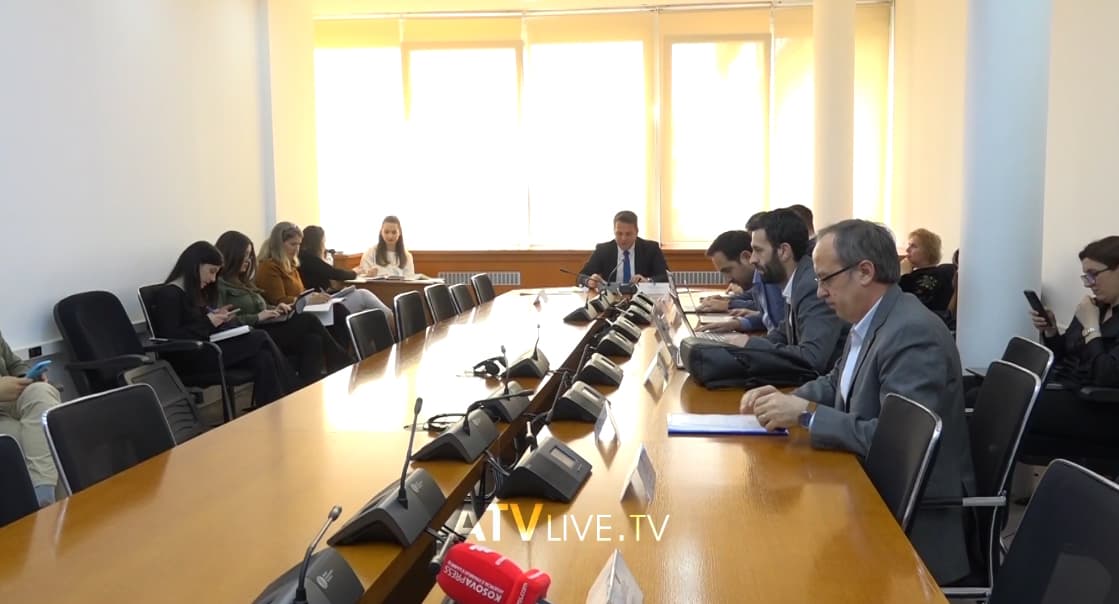 Vendimi për faljen e tatimit në pronë deri në 100 euro, përplasi ministrin, Murati dhe deputetët
