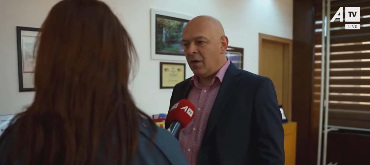 “Çdo ditë dalë në terren”, kryetari Gjini tregon se si duket një ditë e tij e zakonshme në punë