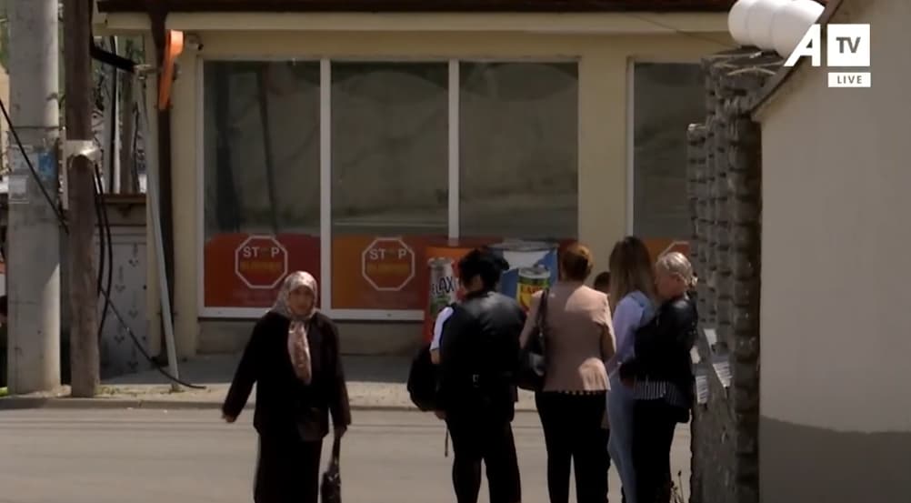 Fshati Hajvali, pa pritore për autobusë