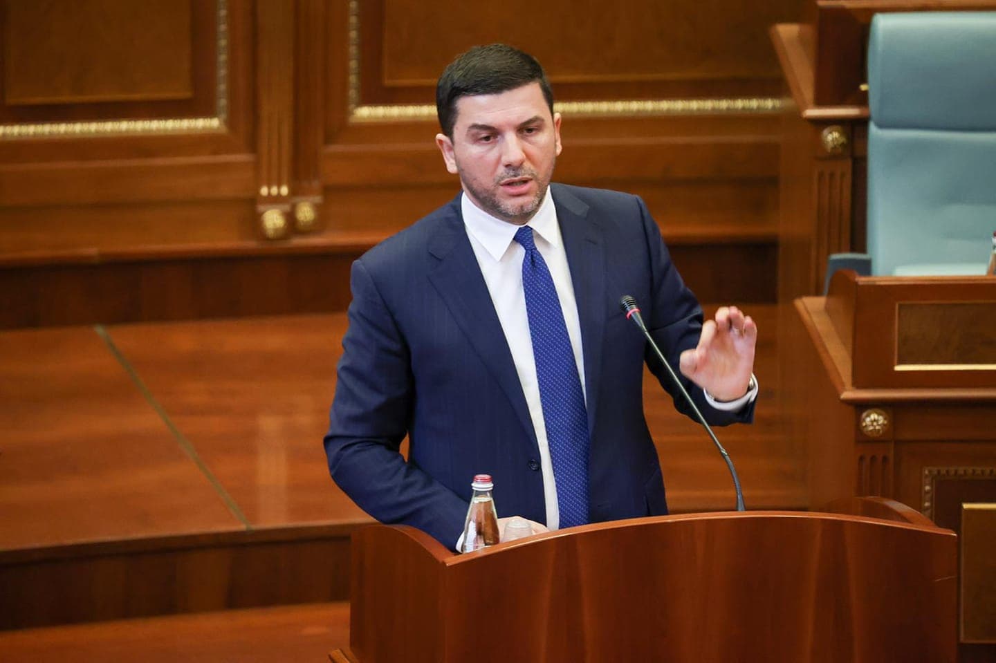 Krasniqi: Asnjëherë s’i kam parë më të shqetësuar e zhgënjyer ndërkombëtarët, Kurti e Osmani po krijojnë kriza