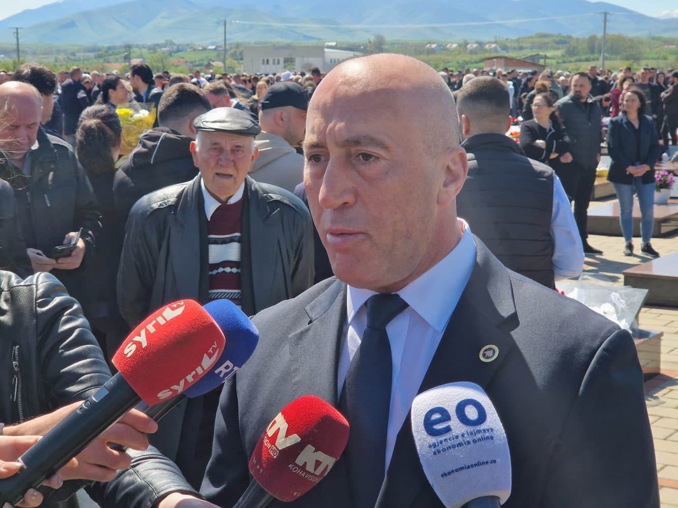 Haradinaj në Mejë: Këtu pushojnë ata që kishin vetëm një ëndërr, lirinë e Kosovës