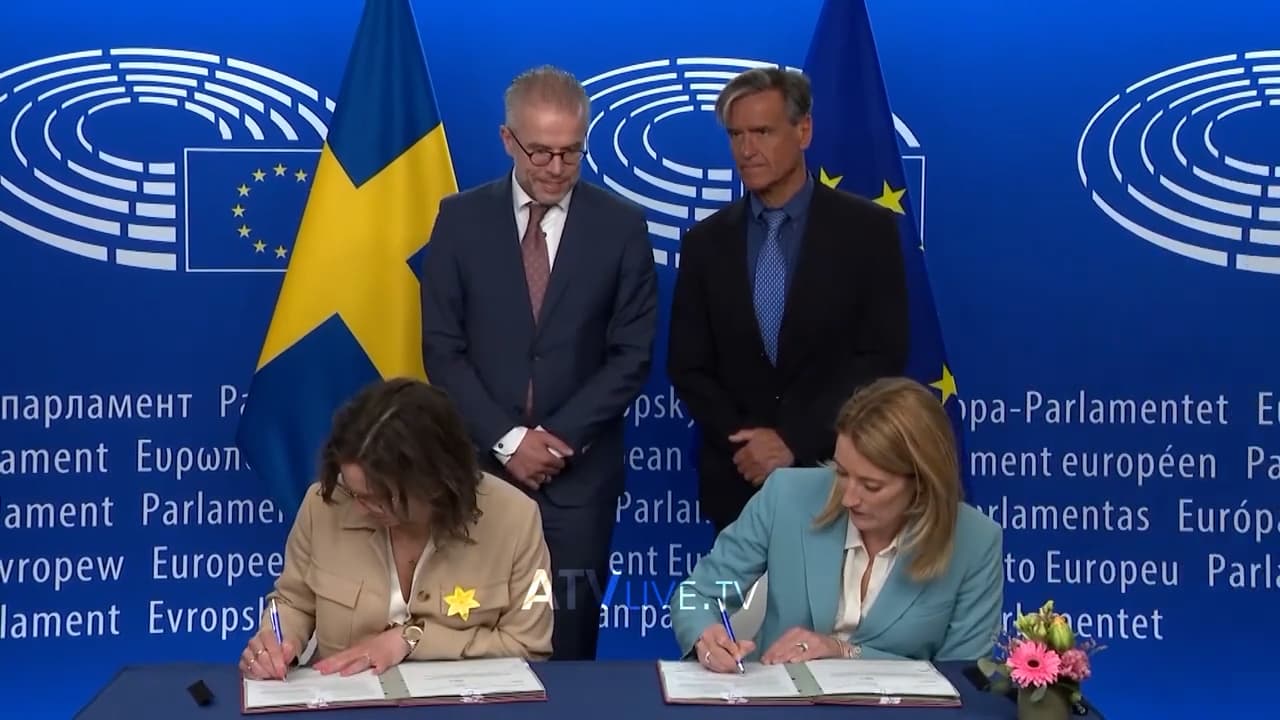 Nënshkruhet akti ligjor për liberalizim të vizave, Reuten: Padrejtësisë ndaj Kosovës i ka ardhur fundi