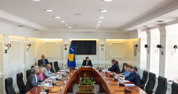 LV-ja dhe PDK-ja qortojnë Serbinë për ndikim te serbët në veri