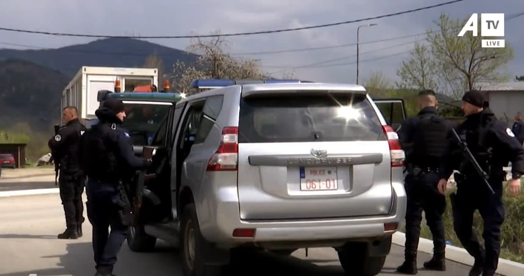 Vendosen kontejnerët që do të përdoren si qendra votimi në veri