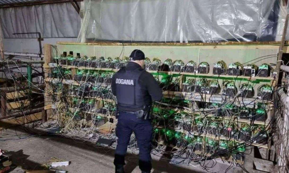 Policia sekuestron 174 pajisje të kriptovalutave