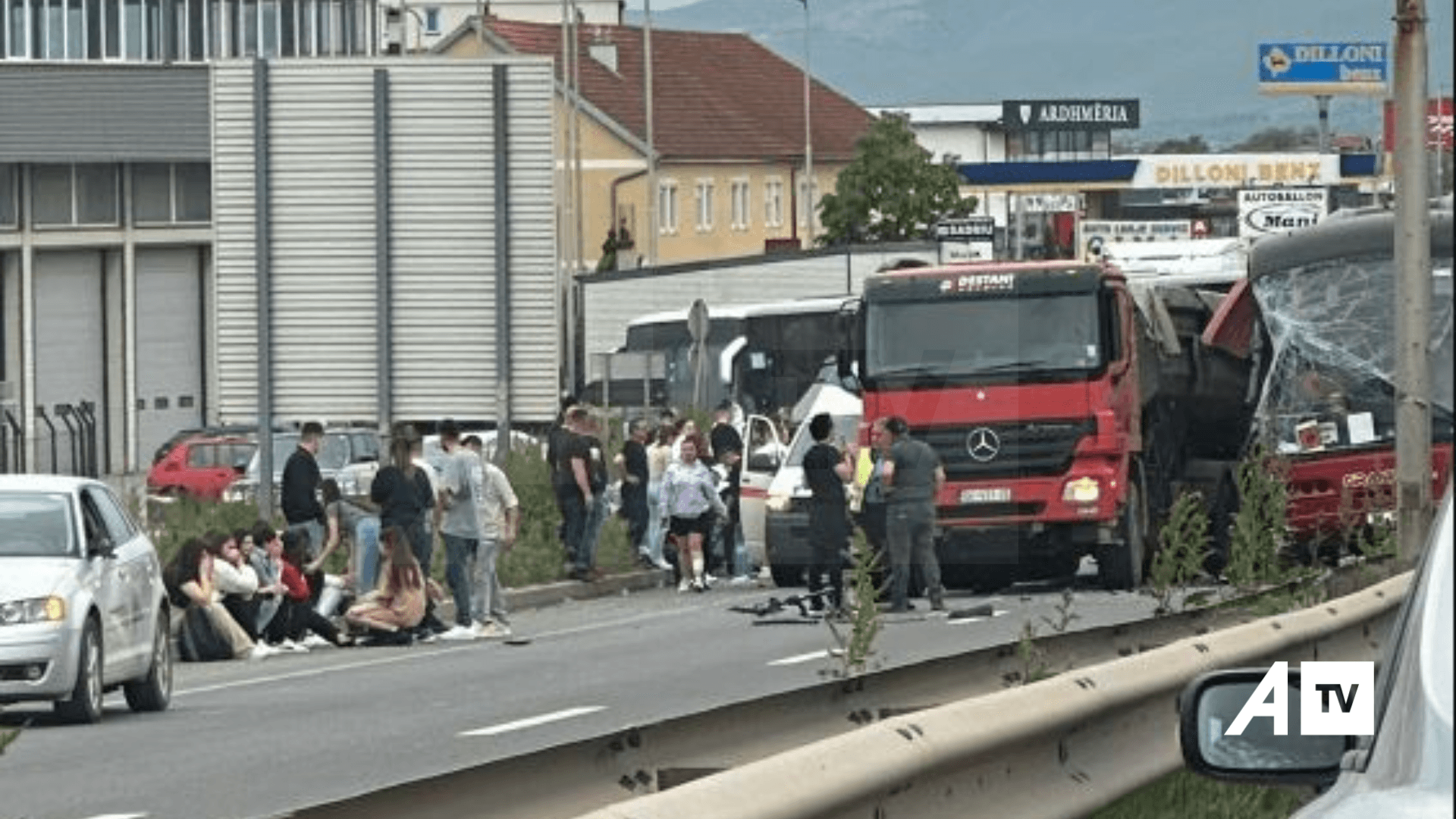 30 të lënduar nga aksidenti në Fushë Kosovë
