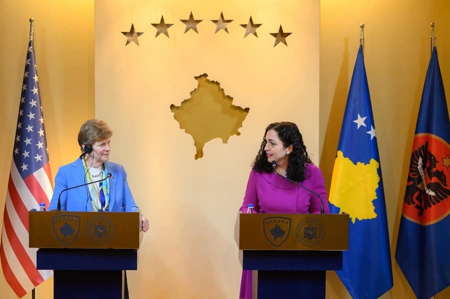 Senatorët amerikanë: Të zhgënjyer nga vendimi i njëanshëm i Qeverisë së Kosovës për të hyrë me dhunë në komunat veriore