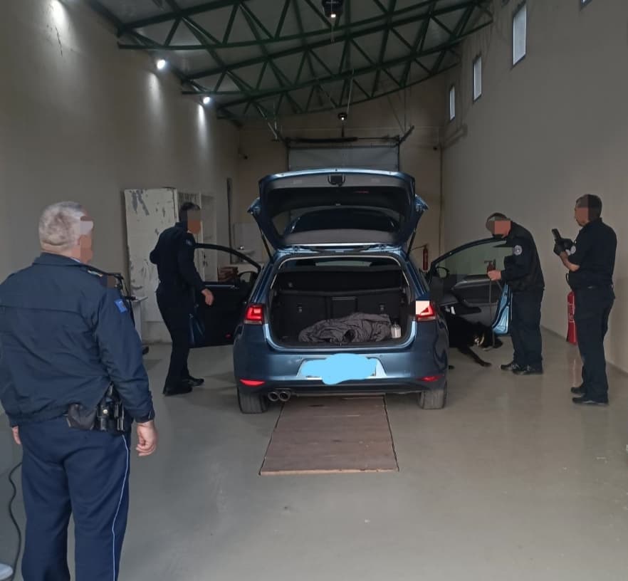 Policia e Dogana arrestojnë një person të dyshuar