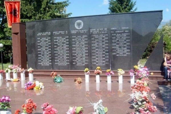 ​24 vjet nga masakra serbe në Qyshk