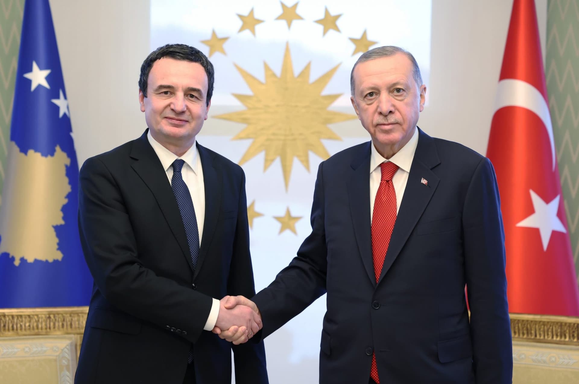 Kurti uron Erdoganin: Mezi pres ta thellojmë bashkëpunimin Kosovë – Turqi