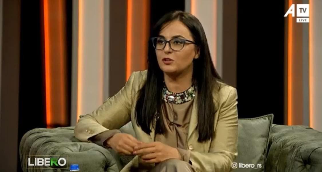 Politikanja e LDK-së publikon fotografinë e fëmijërisë së saj, e vetmja e shpëtuar nga lufta
