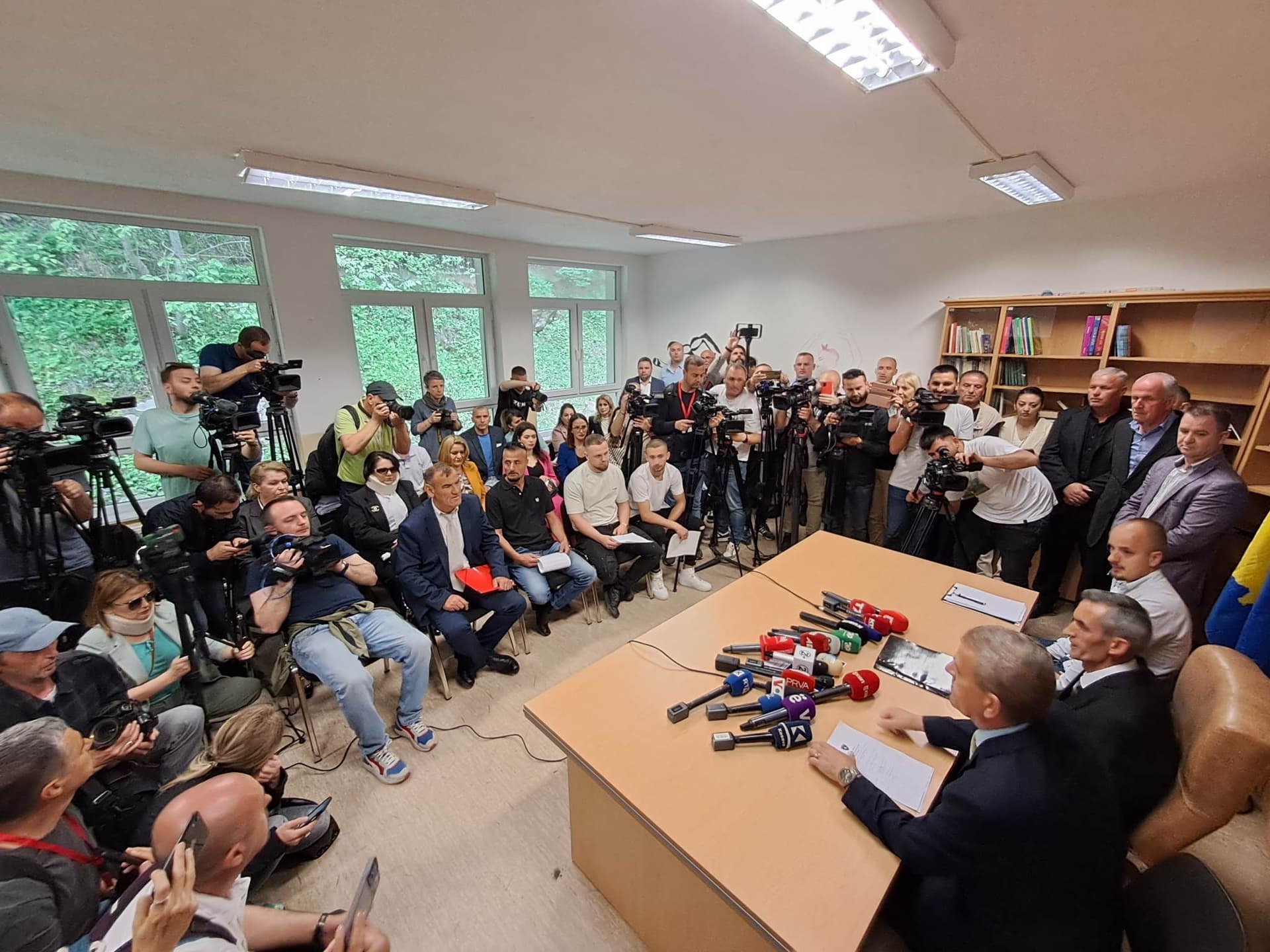 Ilir Peci betohet si kryetar i ri i Zveçanit