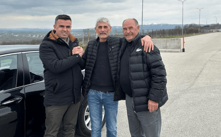Avokati: Familja dhe shtëpia e Naser Pajazitajt është sulmuar me armë zjarri