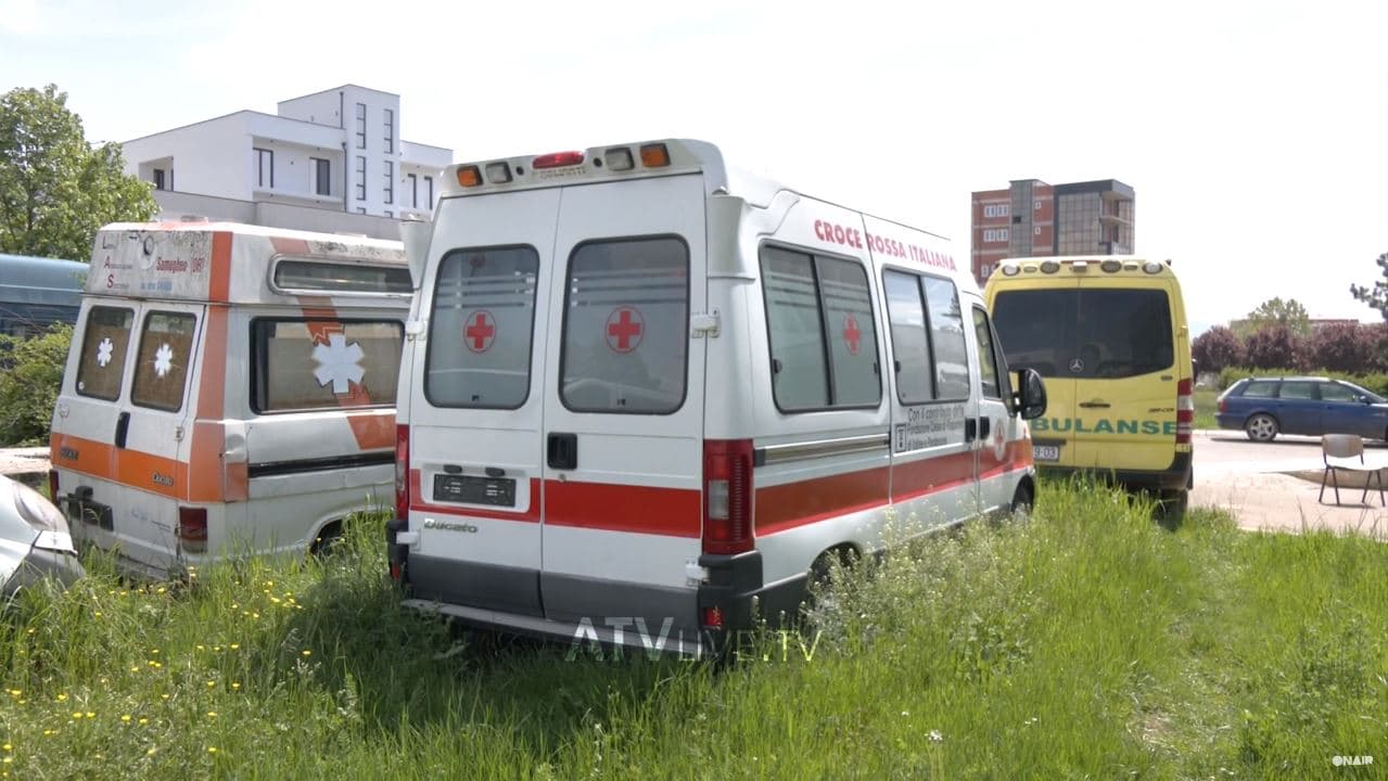 Pesë autoambulanca të QKMF-së në Drenas, jashtë funksionit