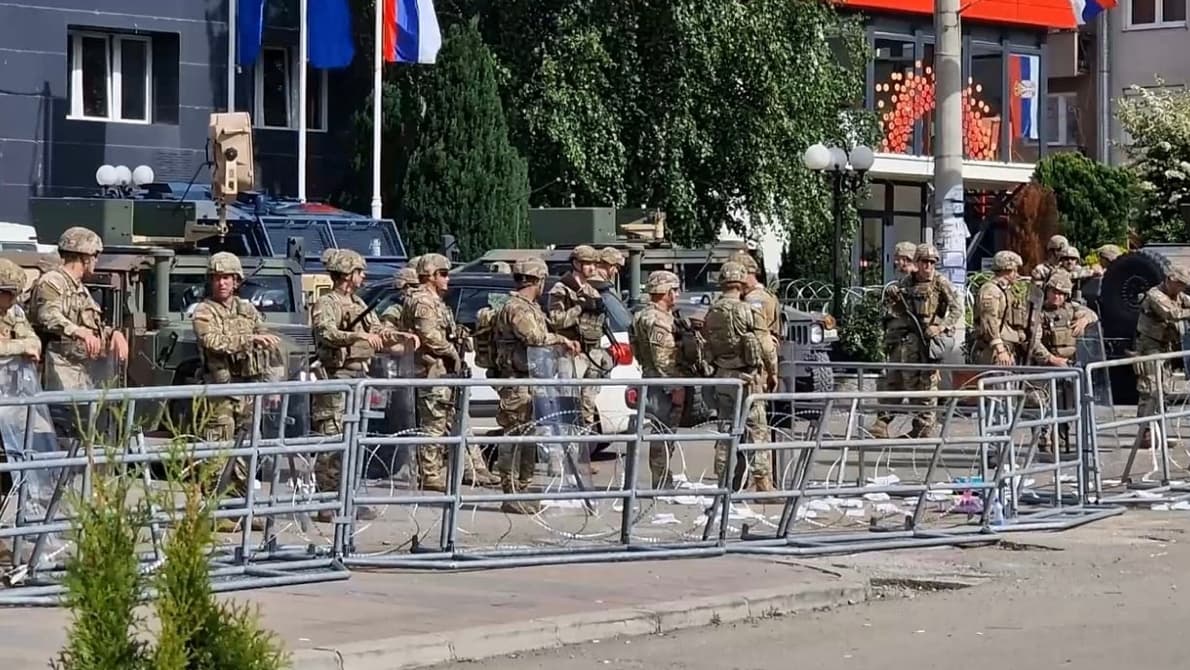 KFOR-i fton Kosovën e Serbinë të marrin përgjegjësi për situatën në veri
