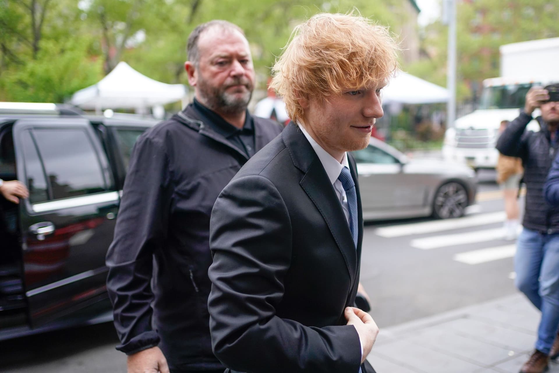 Ed Sheeran mes albumit të ri dhe gjyqit