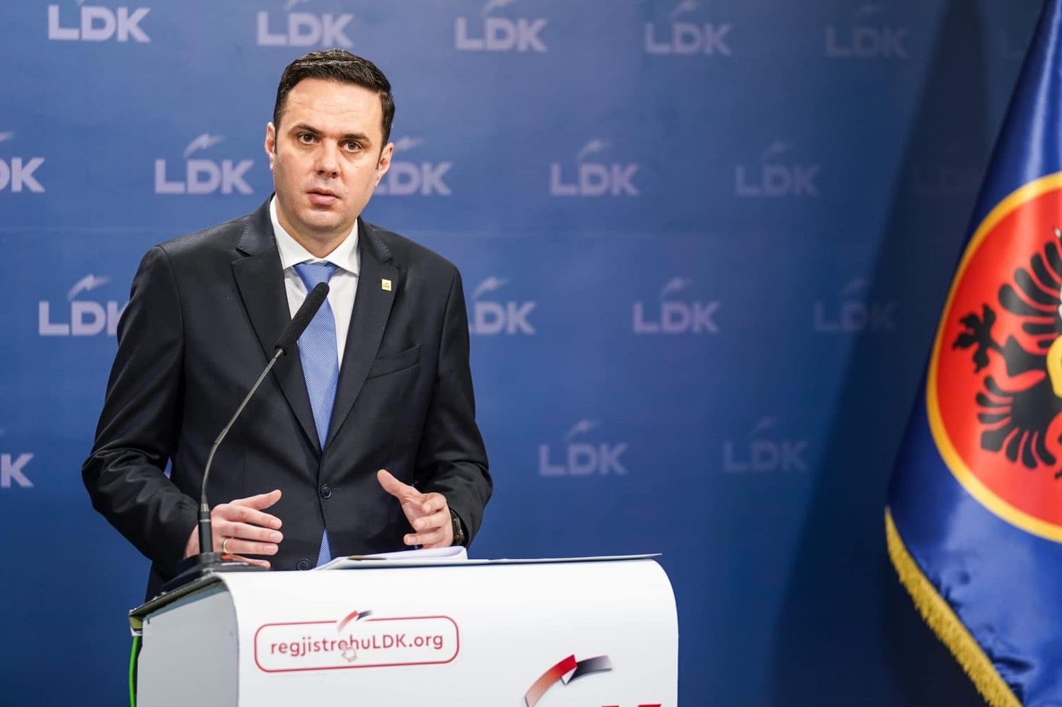 Abdixhiku: Ekipi Menaxhues propozoi shtet brenda shtetit, Qeveria i iku përgjegjësisë