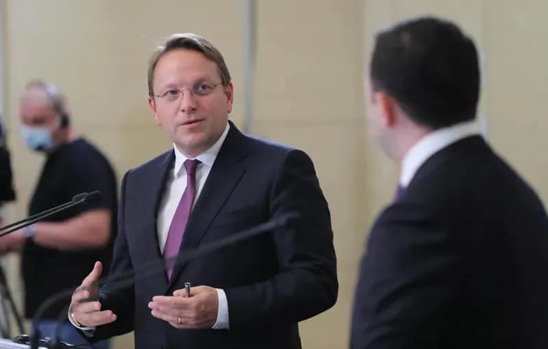 Varhelyi shkon edhe në Veri, shefi i Zyrës së BE-së zbulon agjendën