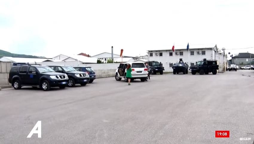 Kurti e Osmani bisedojnë me emisarin gjerman për situatën në veri