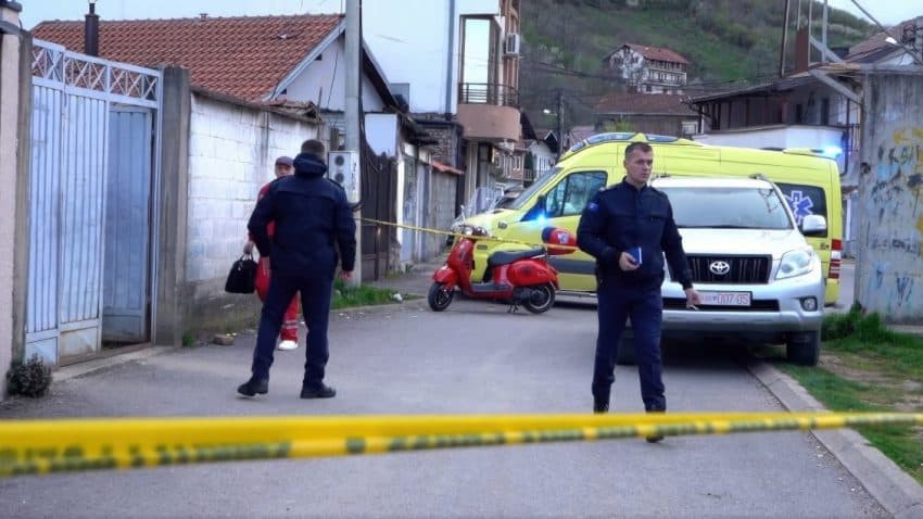 I vazhdohet paraburgimi të dyshuarit për vrasjen makabre të nënës në Pejë