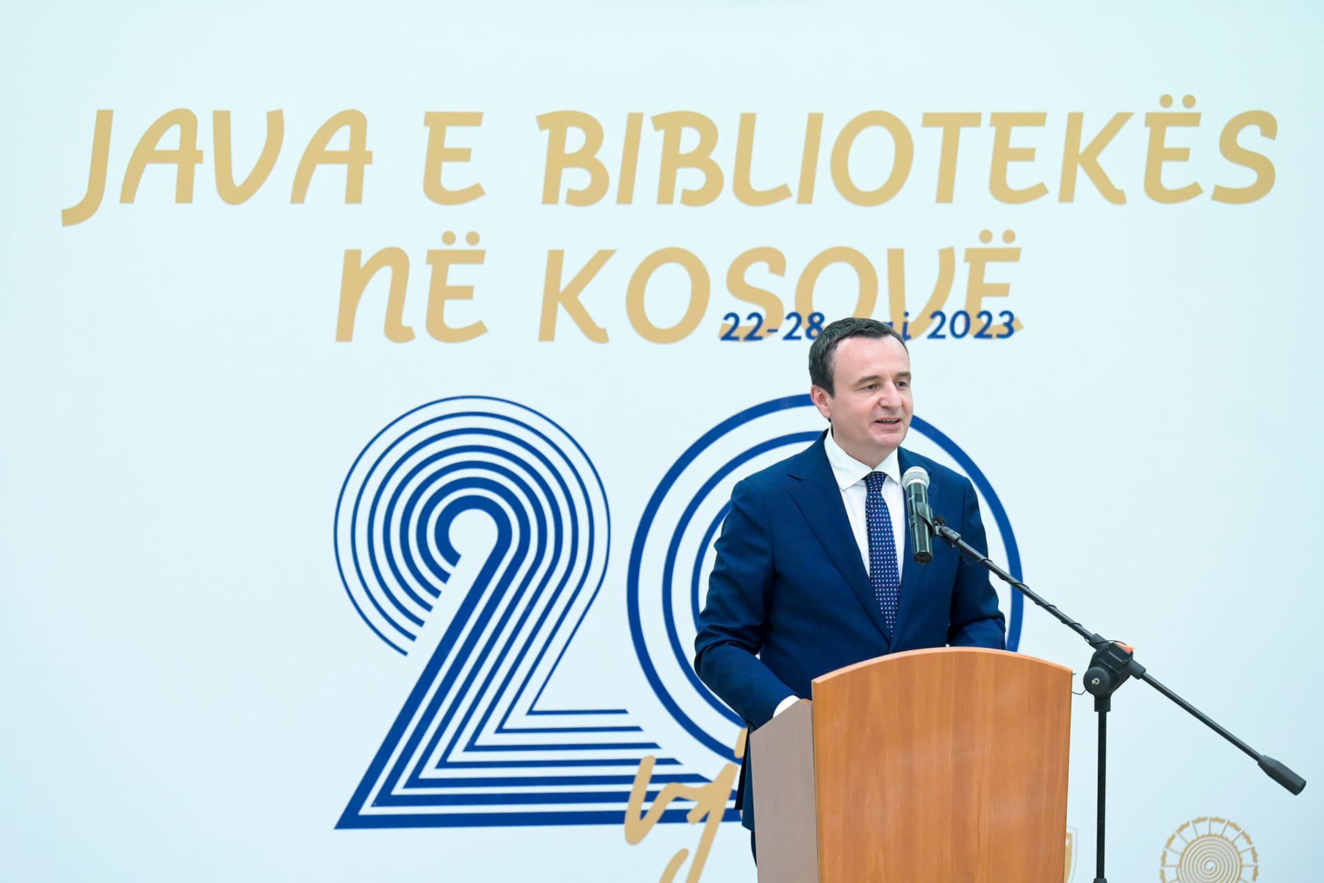 Kryeministri Kurti mori pjesë në hapjen e bibliotekës së Adem Demaçit, në kuadër të Javës së Bibliotekës