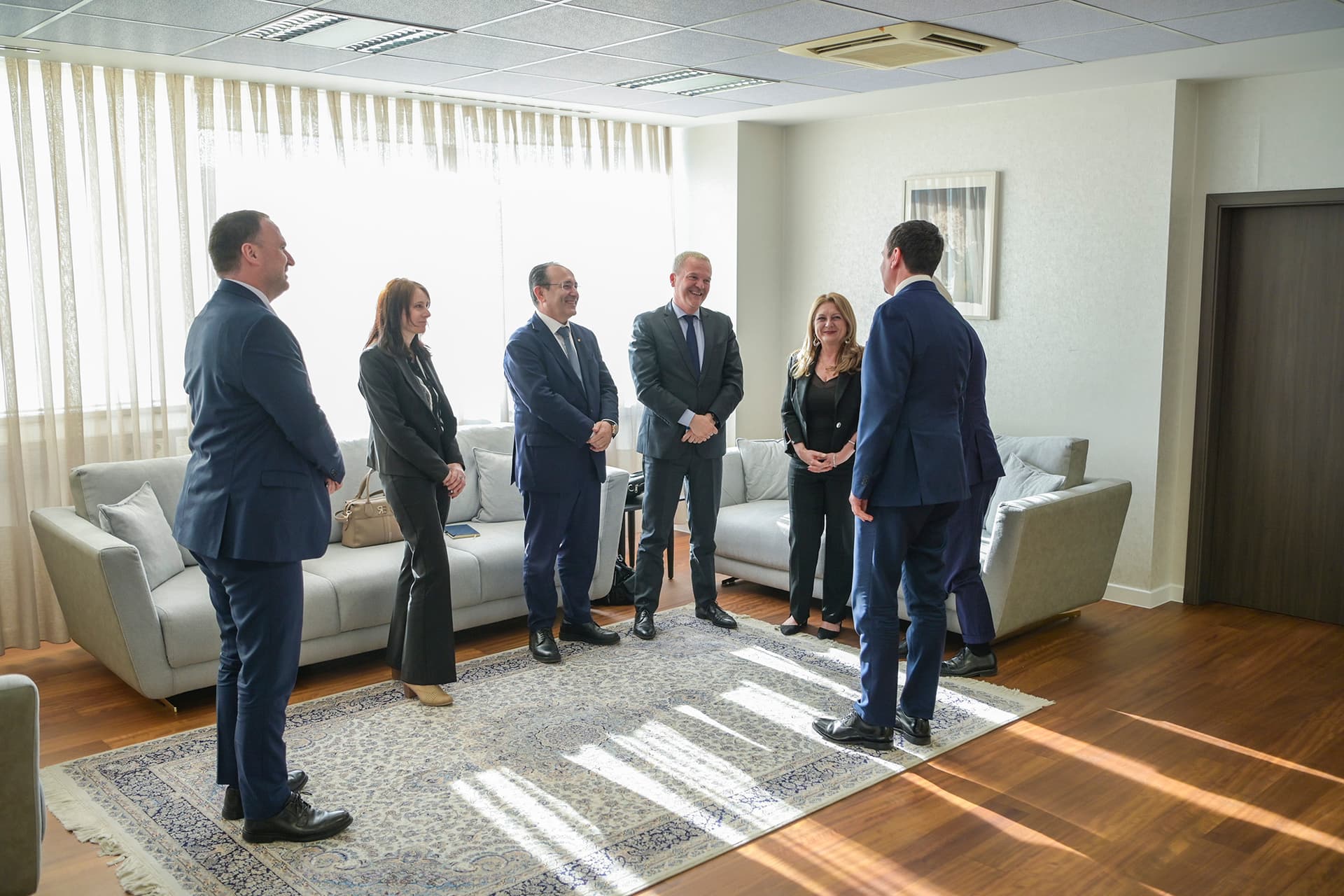 Kryeministri Kurti priti përfaqësues të shoqatës kryesore italiane të bizneseve, Confindustria