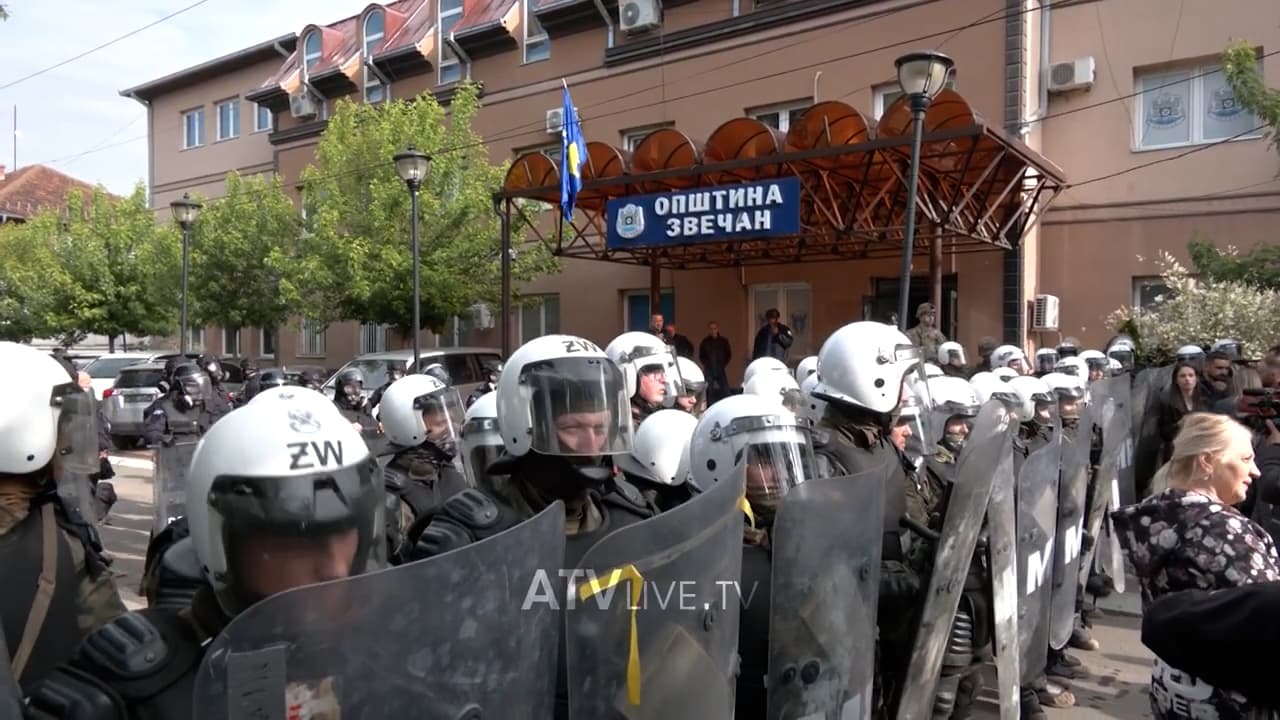 Analistët: Situatën në veri mund ta qetësojë një marrëveshje politike mes Kosovës e Serbisë