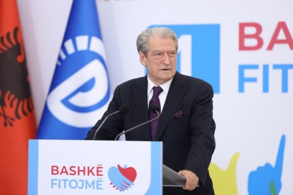 ​Berisha “shmang” dorëheqjen: Kush mendon se tërhiqen para krimit, sheh veshin pa pasqyrë