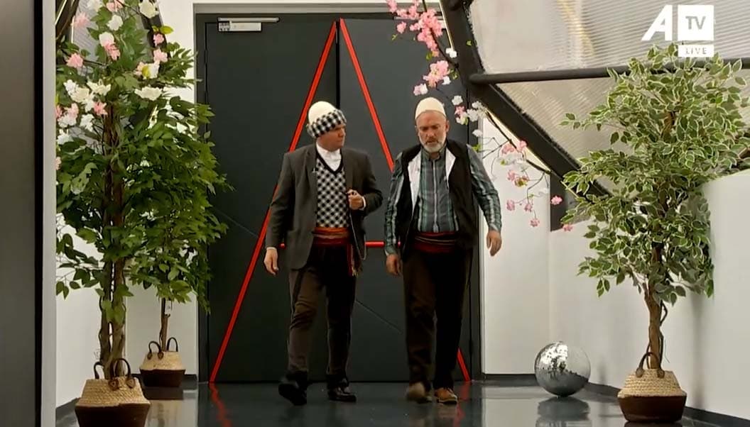 “Jo me ardhë këtu e mu bo gaz i botës, kena mujt këto punë me i kry vet jo në TV”, dialog interesant mes vëllezërvë drenicas LIVE në emision