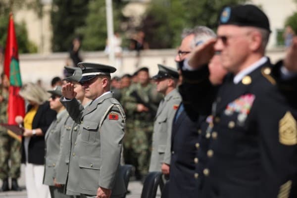 ​Nis në Shqipëri “Defender Europe 23”, shqiptarë e amerikanë qëndrojnë krah për krah