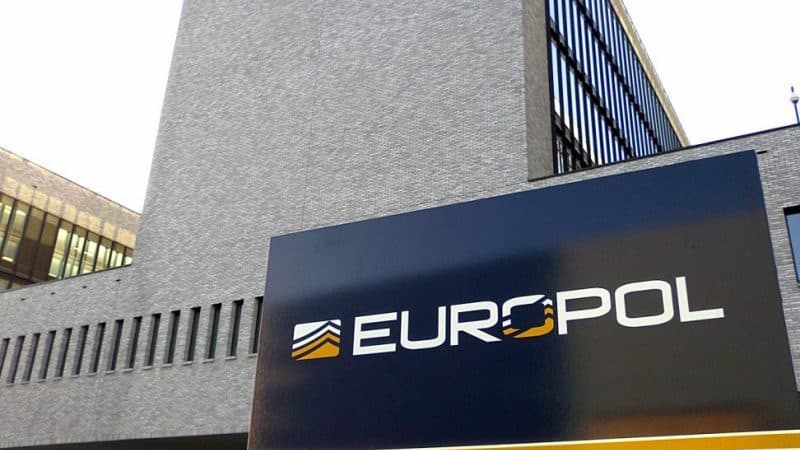 Europol arreston 37 persona pjesë e një grupi kriminal nga Ballkani, merreshin me trafik droge dhe armësh