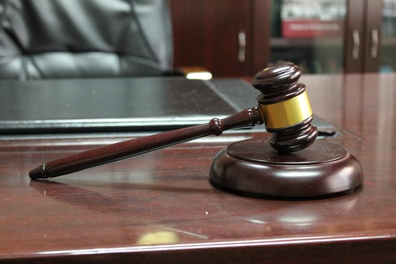 Ngritet aktakuzë ndaj një personi, i dyshuar për krime lufte ndaj popullatës civile