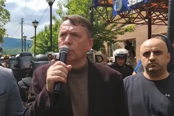 Ish-kryetari i Zveçanit përsërit kërkesat e serbëve