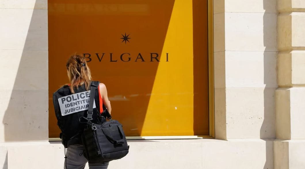 Grabitje si në filma në Paris, vidhen bizhuteri në vlerë mbi 1 milion euro