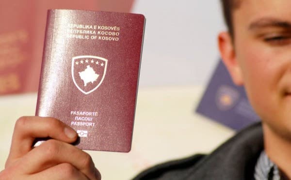 ​Pasaportat e Kosovës dhe Shqipërisë më të pafuqishmet në rajon
