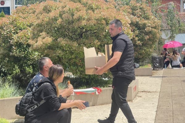 ​Protestuesve në Zubin Potok u dërgohet bukë në mënyrë të organizuar