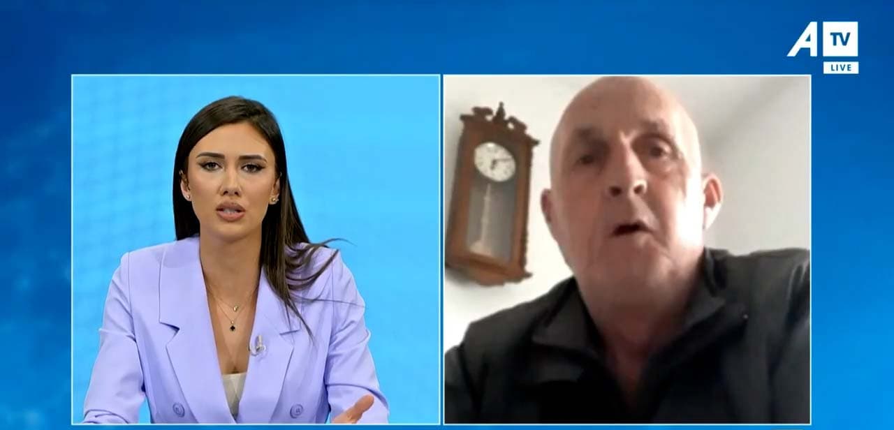 “Na kanë larguar me forcë, s’jemi paguar që dy muaj, me polici na kanë larguar nga puna”, thotë punëtori i mirëmbajtjes në shkollën “Ismail Qemali”