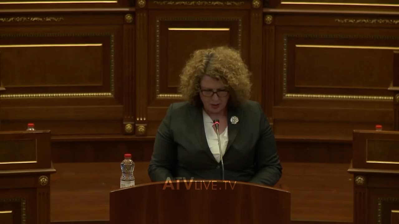 Opozita kërkon shkarkimin e ministres Hajdari, akuzon për mostransparencë
